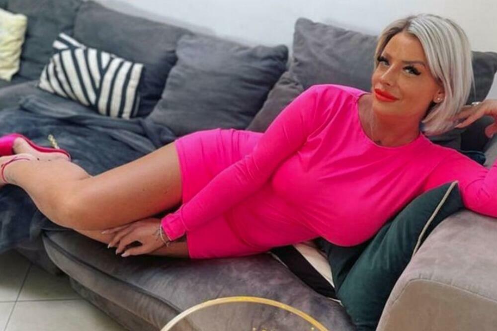 ISPLIVALA NOVA FOTKA KONOBARICE MIKI, PRŠTE OBLINE I SILIKONI: Nemci opsednuti, obilaze joj selo, gledaju PROFIL!