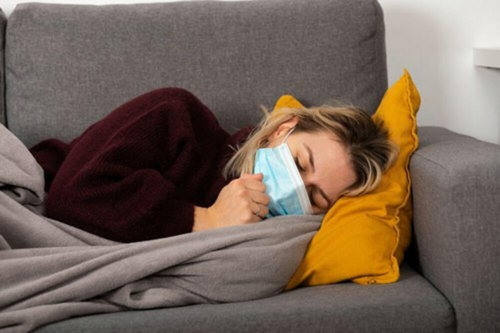 EVO ŠTA SE DEŠAVA NAŠEM TELU AKO ZASPIMO NA KAUČU: Nije nimalo za šalu