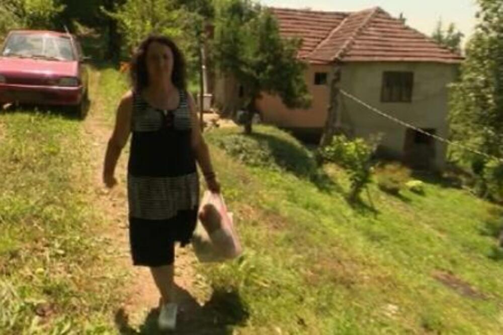 "TEBE DA NIJE, UMRLA BIH DO SADA 1000 PUTA": Vesna svaki dan nosi hranu i lekove starima, nemoćnima i usamljenima!