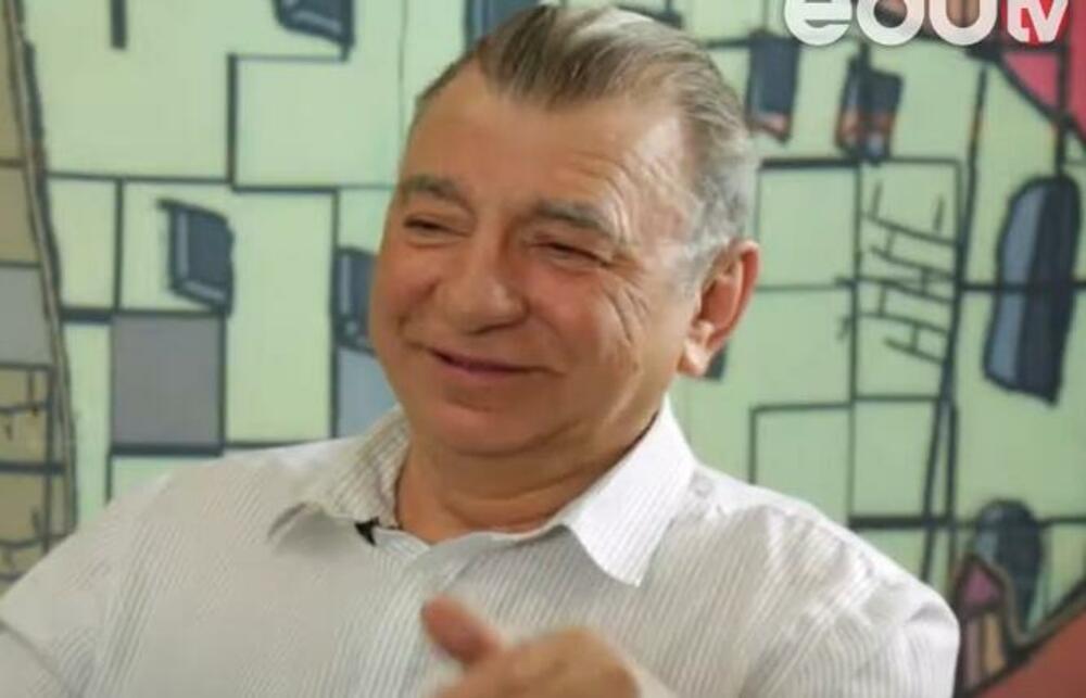 Glumac iza sebe ima dva razvoda