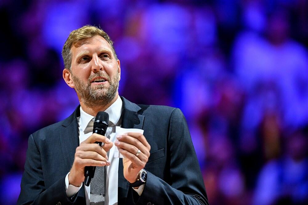 NOVICKI SVE VIŠE STAJE NA LEBRONOVU STRANU: Sve je manje argumenata da je Džordan GOAT!