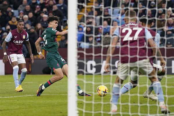 BAJČETIĆEV PRVENAC U DRESU LIVERPULA: Klopov tim nije imao milosti prema Aston Vili! (FOTO)