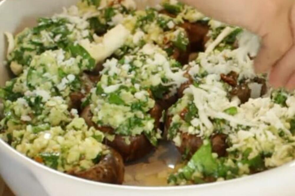 GRČKI RECEPT ZA PUNJENE PEČURKE: Pripremite ih kao predjelo za svečanu trpezu, UKUS KOJI ĆETE OBOŽAVATI (VIDEO)