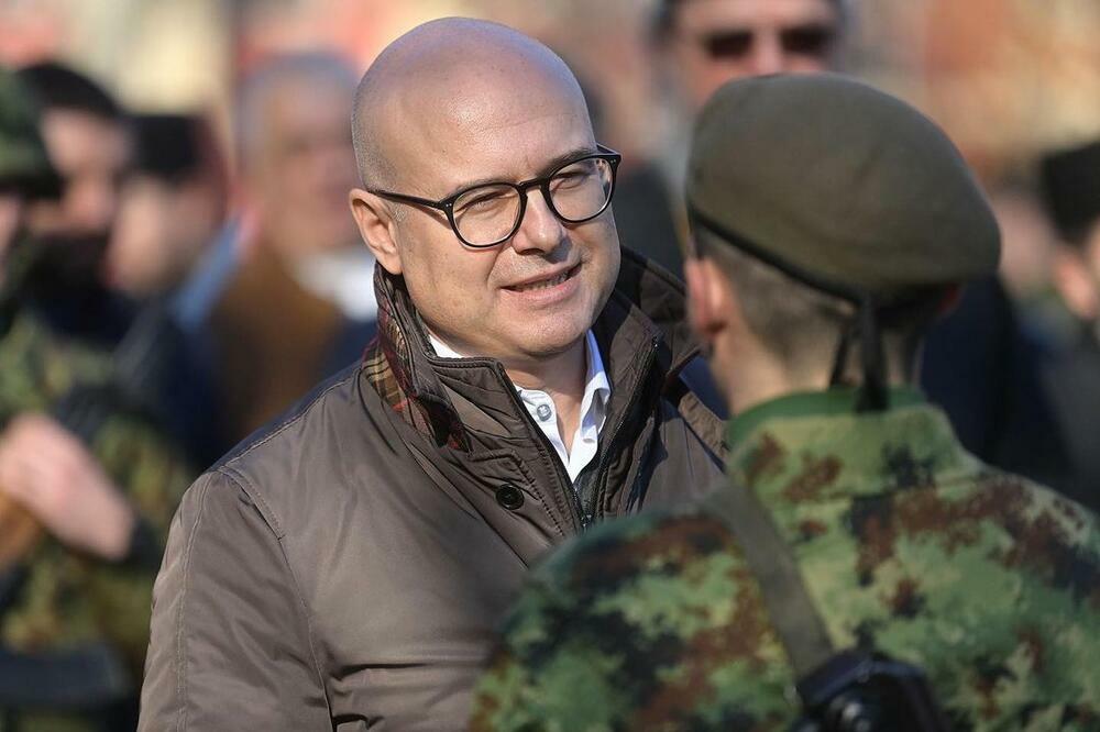 ONI KOJI NE BUDU SLUŽILI VOJSKU SA ORUŽJEM... Ministar Vučević se oglasio o VOJNOM ROKU