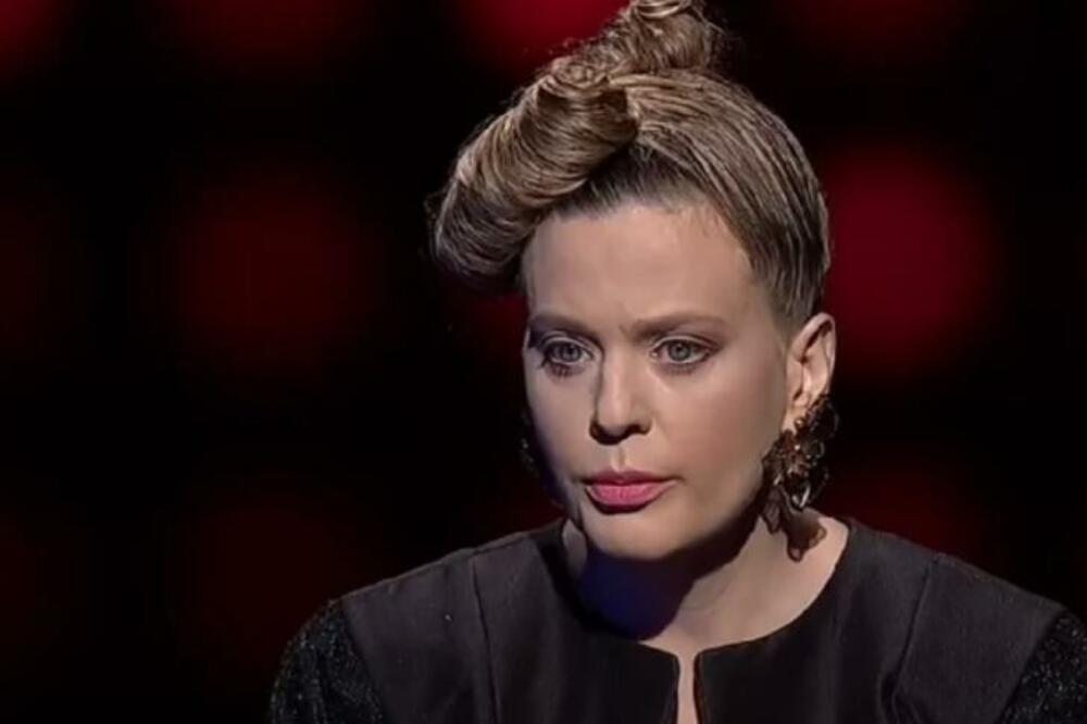 OBJAVLJENA INTIMNA FOTKA MILICE TRAGAČICE: Ovakvu je NIKADA NISMO VIDELI, dekolte do poda, BAŠ VRELO