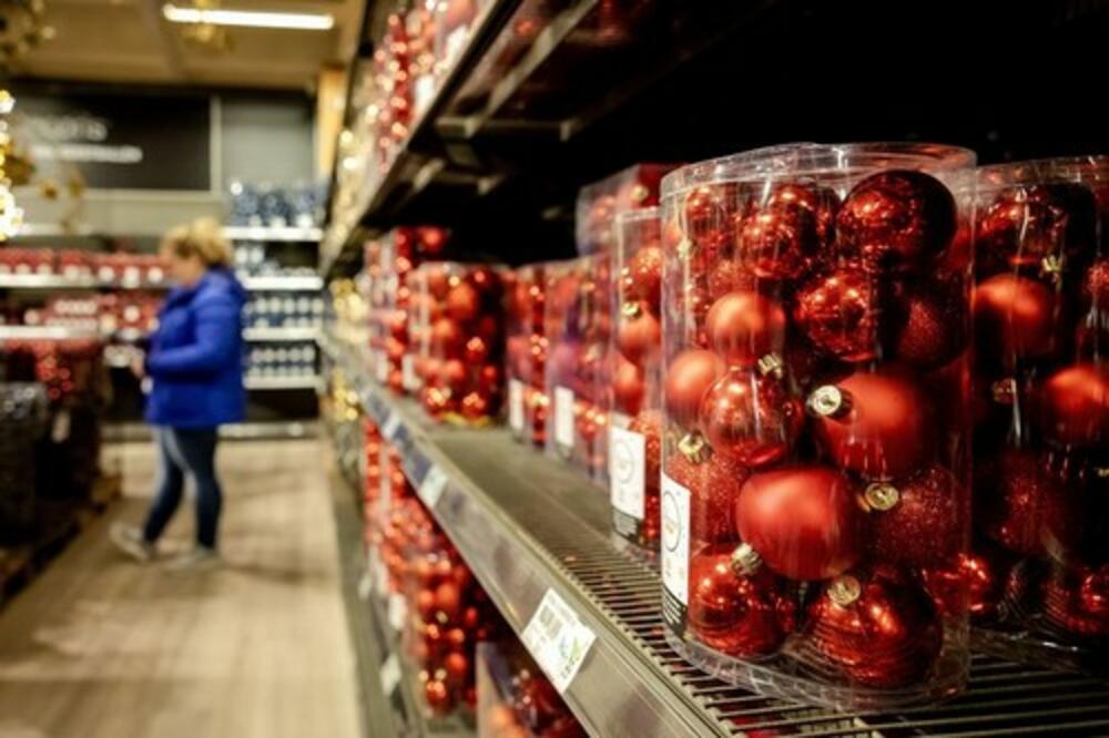 Koliko koštaju ukrasi i jelke u Srbiji? Cene idu i do 200 evra, a kompletna dekoracija može da vas košta papreno