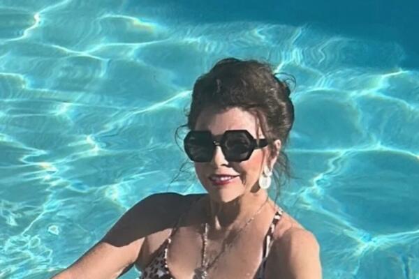 ČUVENA KUGUARKA NAPUNILA 90 GODINA, A NJENO TELO TEK 30: Gola zavela TRODUPLO MLAĐEG, a tek da joj VIDITE LICE