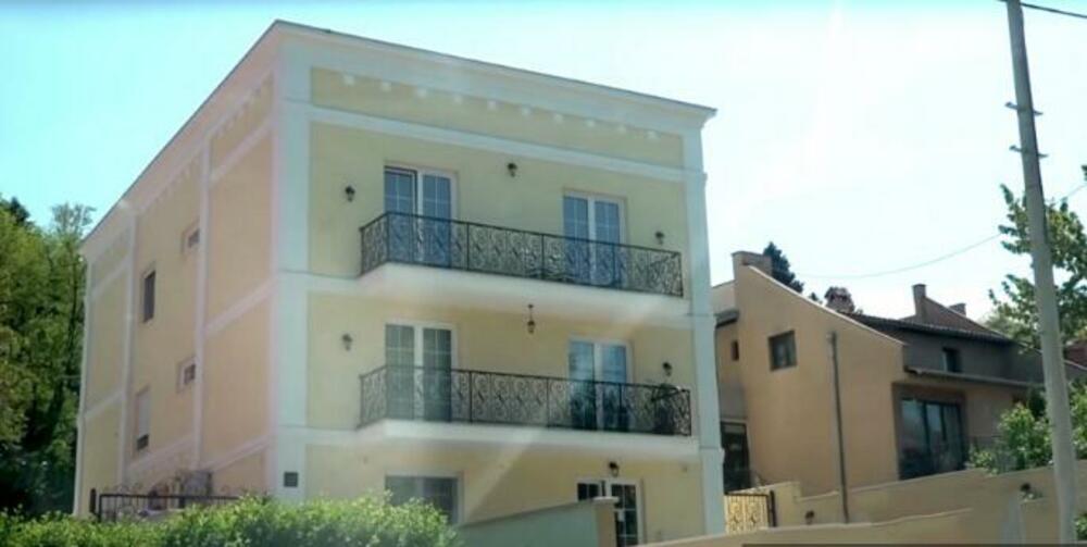 Zgrada u kojoj Tanja Savić živi sa svojim sinovima