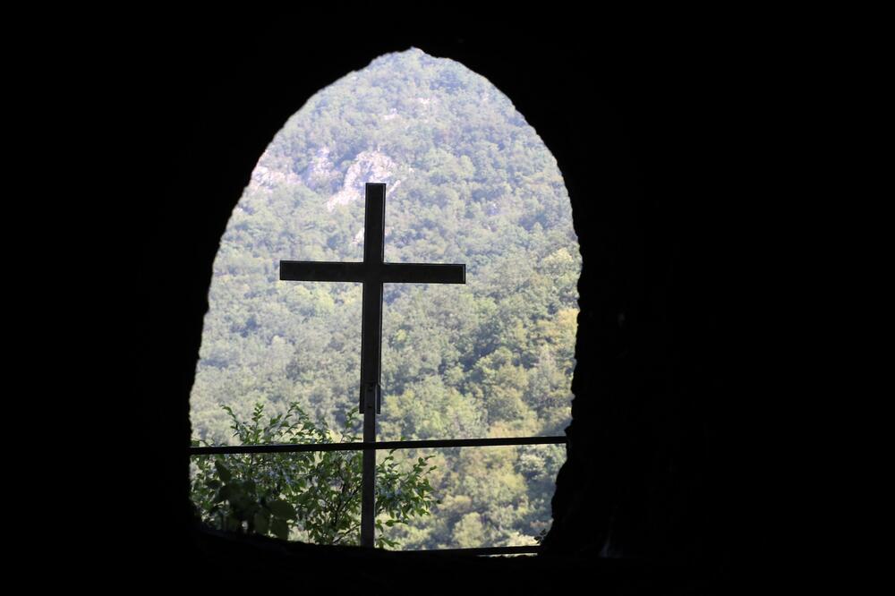 DA LI JE OVDE ZAKOPANO ČETNIČKO BLAGO? Misterija Dražinog kovčega sa ZLATOM ni danas NIJE REŠENA! (FOTO)