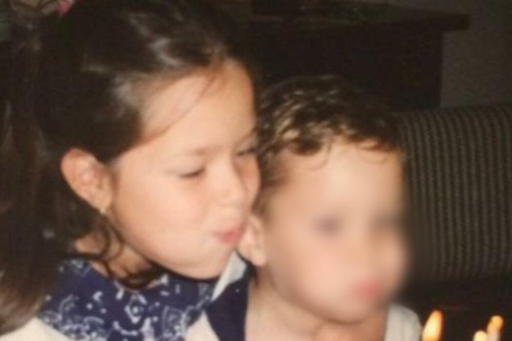 PREPOZNAJETE LI DEVOJČICU SA SLIKE? Izrasla je u šampionku čijoj lepoti se svet i danas divi! (FOTO)