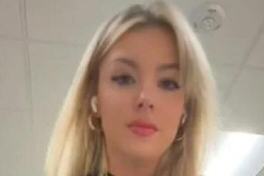 OPTUŽILI SU JE DA SE PROVOKATIVNO OBUKLA NA POSLU: Javno je SNIMILA šta IMA NA SEBI, svi GLEDAJU i NE VERUJU