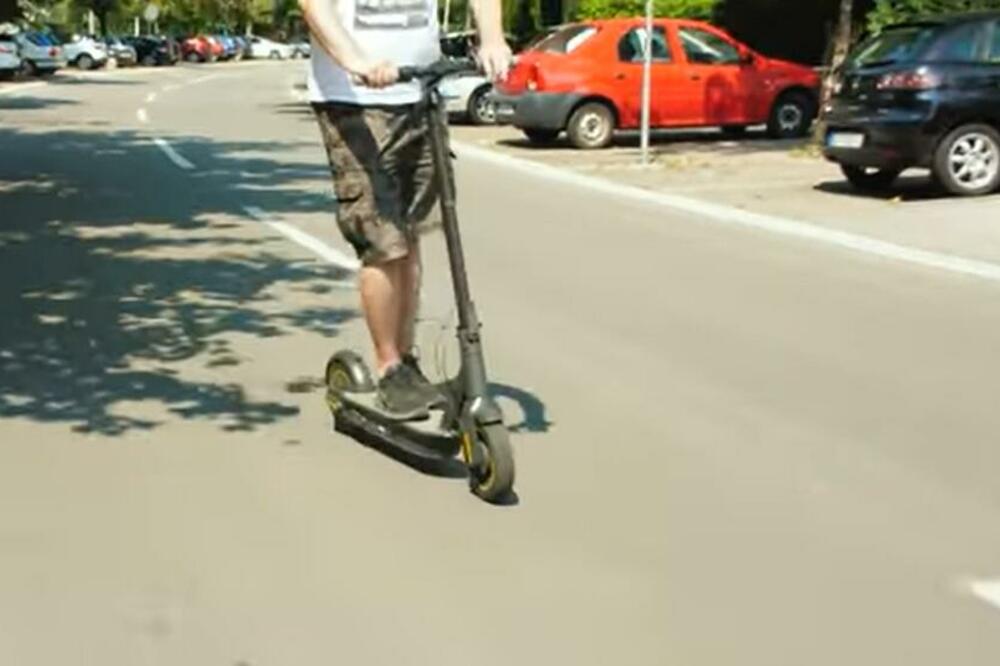 EVO ŠTA ĆE VOZAČI ELEKTRIČNIH TROTINETA U SRBIJI MORATI DA NOSE: Vodič kroz novi Zakon o bezbednosti saobraćaja