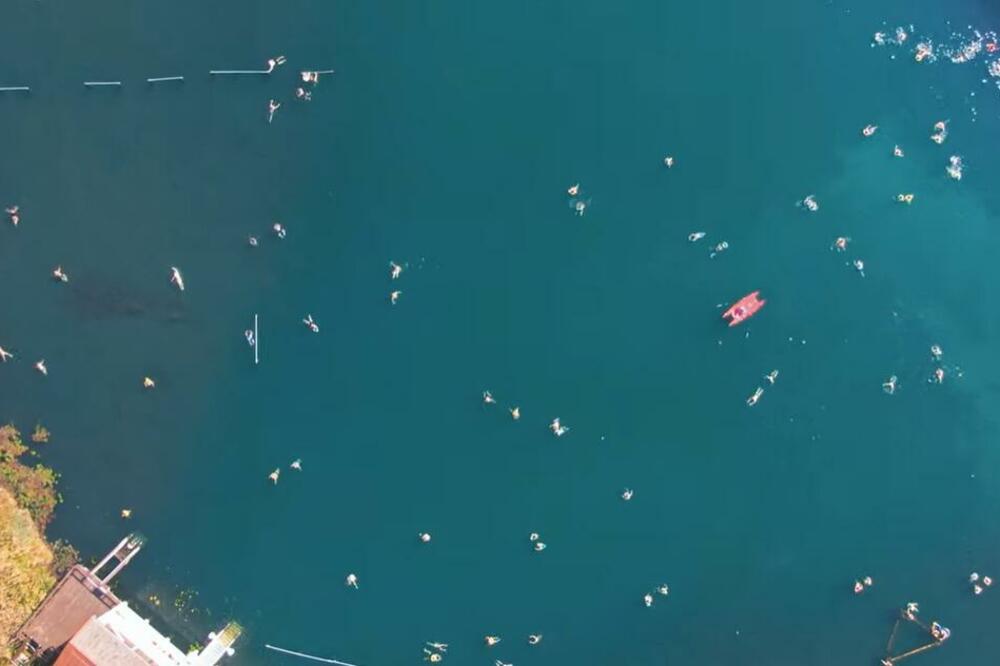 TURISTI LUDE ZA OVOM DESTINACIJOM KOD KOMŠIJA: Tajna je u JEZERU u kome se kupa ZIMI - cena će vas RASPAMETITI!