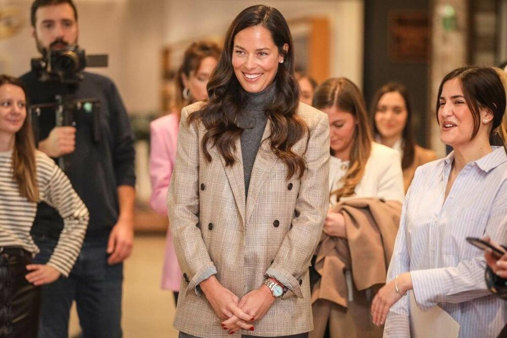NIJE MU LAKO! Brat Ane Ivanović ceo život u senci sestre i žene - dame su ludele za njim, a evo čime se bavi! FOTO