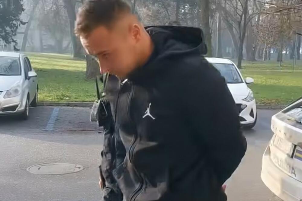 MAJKA DOČEKALA HRVATSKOG VOJNIKA KOJI JE BRUTALNO PRETUKAO DEDA MRAZA: Poljubila ga je i dala mu JEDAN SAVET