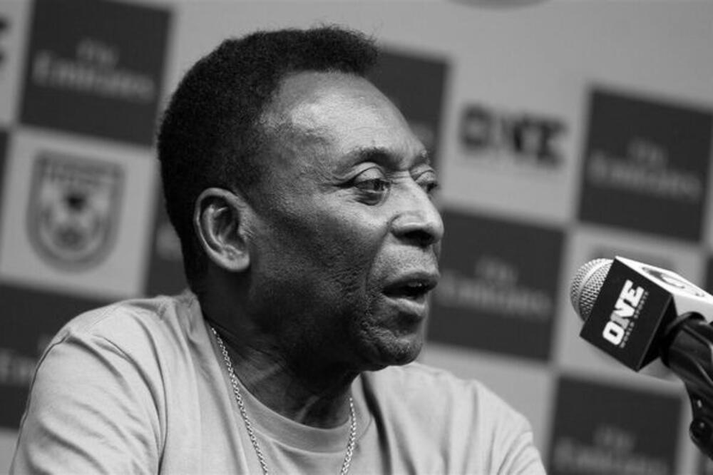 PELEOVA ĆERKA PODELILA DIRLJIVU SLIKU OPROŠTAJA SA OCEM: Beskonačno te volimo... (FOTO)