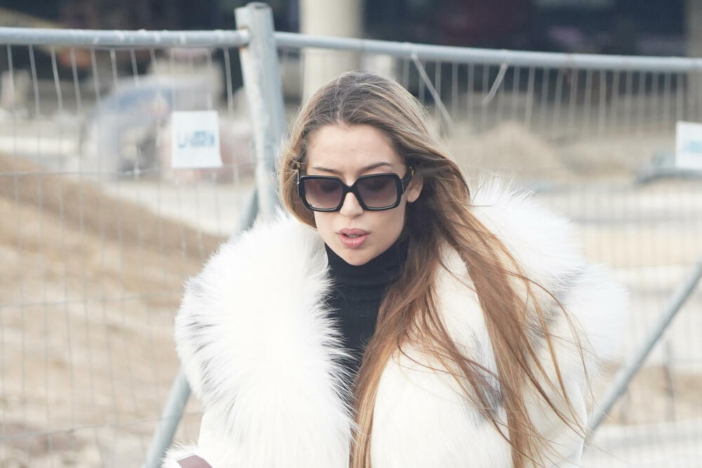 NAŠA PEVAČICA PRIZNALA DA JE DVE GODINE BEZ INTIMNIH ODNOSA: Mnogi će ostati FRAPIRANI kad vide o kome je reč