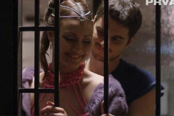 BILA JE ZVEZDA U SERIJI FOLK, A ONDA NESTALA: Evo kako danas IZGLEDA čuvena ZVEZDANA