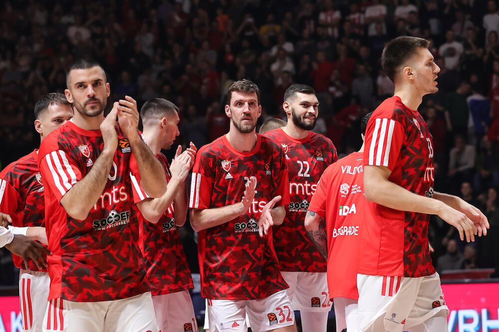 KOŠARKAŠI ZVEZDE I PROTIV REALA POSLALI ISTU PORUKU: Crveno-beli ponovo u majicama "FreeFacu"