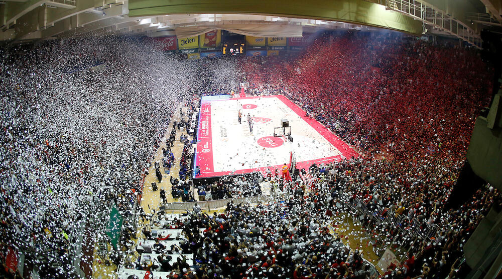 KK Crvena zvezda, Navijači, KK Barselona