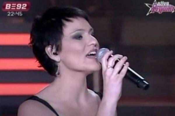 SVI SU PRIČALI DA ĆE SONJA POSTATI OGROMNA ZVEZDA, A ONA JE SAMO NESTALA: Promenila je LIČNI OPIS i ovako IZGLEDA