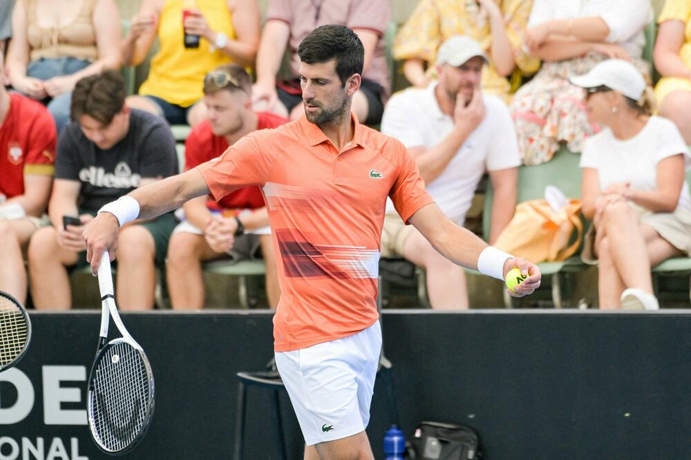 NOVAK ĐOKOVIĆ JE PONOVO ZAVRŠIO U NJENOM ZAGRLJAJU! Neočekivan susret u Adelejdu! (FOTO)
