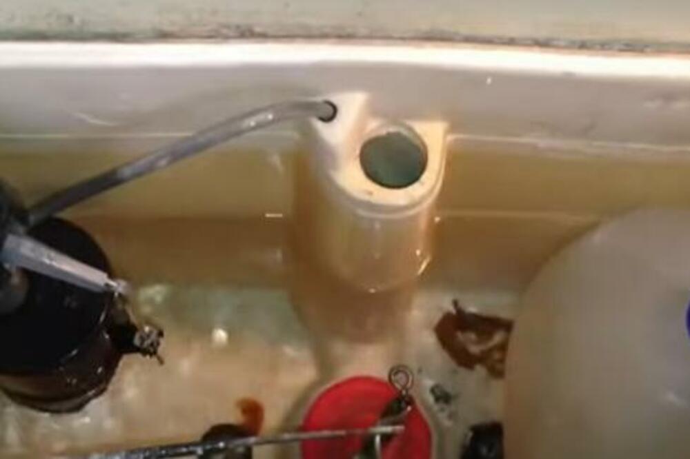 STAVIO JE 1 PREDMET U VODOKOTLIĆ I SMANJIO RAČUN ZA VODU: Svaki SRBIN mora da ZNA TAJ TRIK (VIDEO)