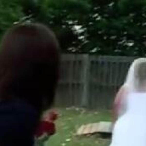 SKANDALČINA: Mlada PODIVILJALA kada je videla ko je ULETEO NA SVADBU, a mladoženjina REAKCIJA je HIT (VIDEO)