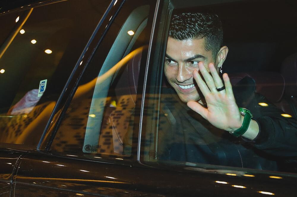 DŽELAT SRBIJE VRATIO SE U STARI KLUB! Oteran zbog Ronalda, a sada potpisao na dve i po godine (VIDEO)