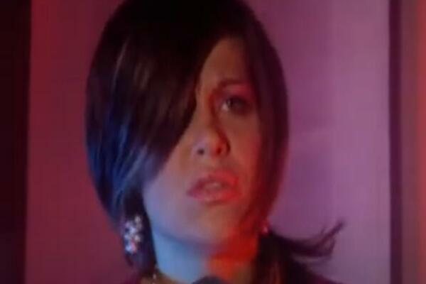 KAKO OD PEVAČICE DO ČLANICE MENSE? Danas sedi na 2 DIREKTORSKE FOTELJE i skroz je neprepoznatljiva