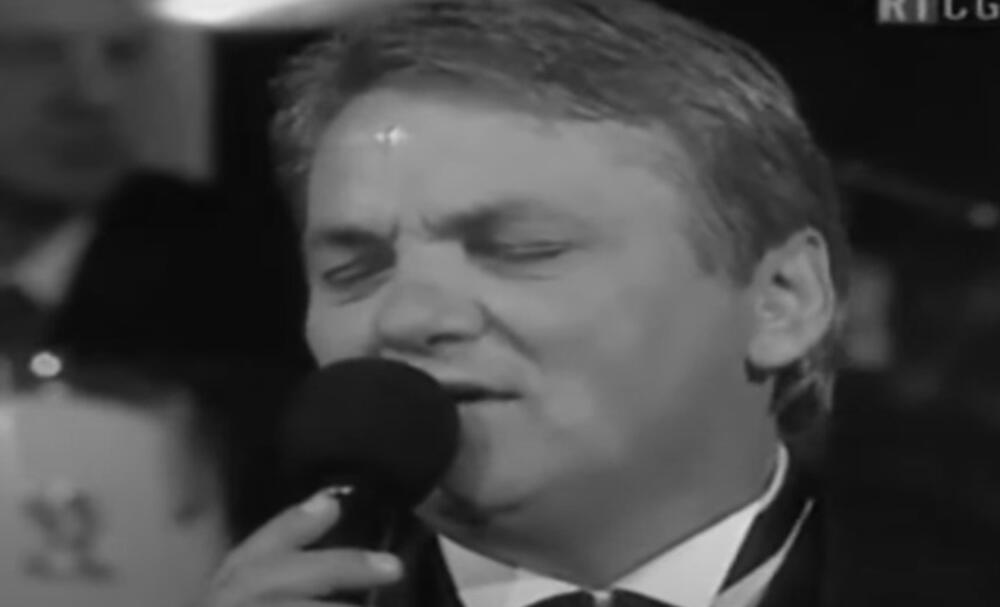 Pevač Zoran Kalezić