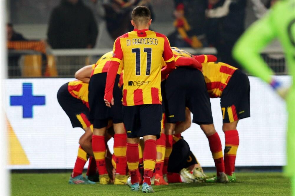 KAD LEĆE PREOKREĆE... Žuto-crveni pobedili Lacio, Bolonja pala u Rimu (VIDEO/FOTO)