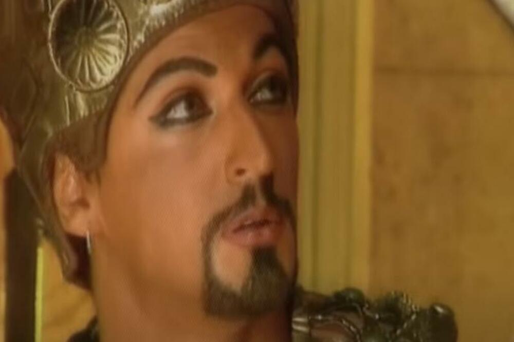 DA LI ZNATE KOJI POZNATI VODITELJ JE GLUMIO FARAONA U BRENINOM SPOTU? Evo čime se NEKADA bavio