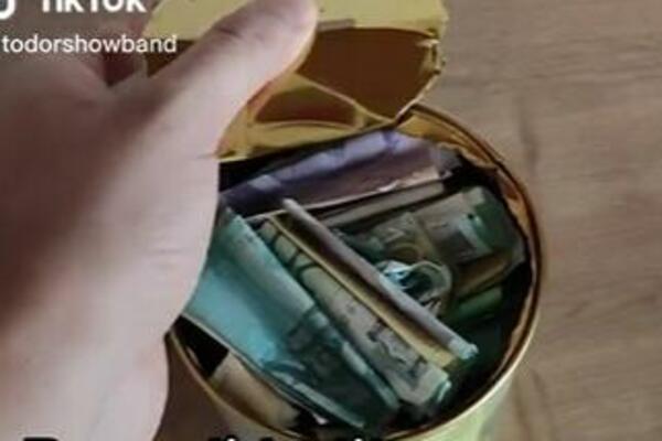 PUNILA JE KASU SA NOVCEM 2 GODINE, PA OBJAVILA REZULTAT: Zbog prizora su svi ZANEMELI u sekundi (VIDEO)