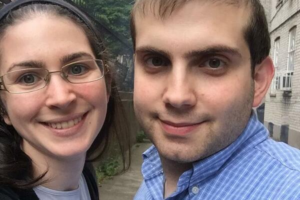 NIKADA NISU SPAVALI ZAJEDNO, A IMAJU 4 ĆERKE: Mirijam i Aron OTKRILI TAJNU koju krije njihova spavaća soba (VIDEO)