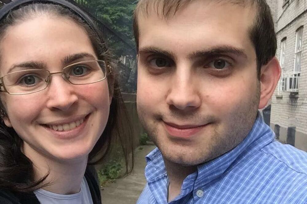 NIKADA NISU SPAVALI ZAJEDNO, A IMAJU 4 ĆERKE: Mirijam i Aron OTKRILI TAJNU koju krije njihova spavaća soba (VIDEO)