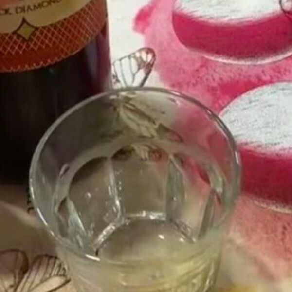 Ako vam dođu gosti u kuću, obratite pažnju na njihovu čašu: Ovaj stari srpski običaj su mnogi već zaboravili