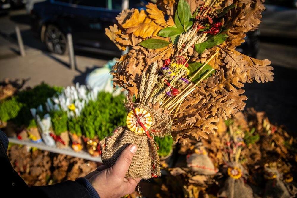 TEOLOG VUKIĆ OBJASNIO ŠTA SE UNOSI U KUĆU NA BADNJE VEČE OSIM BADNJAKA: Verovanje je STARO, a Srbi to NE POŠTUJU