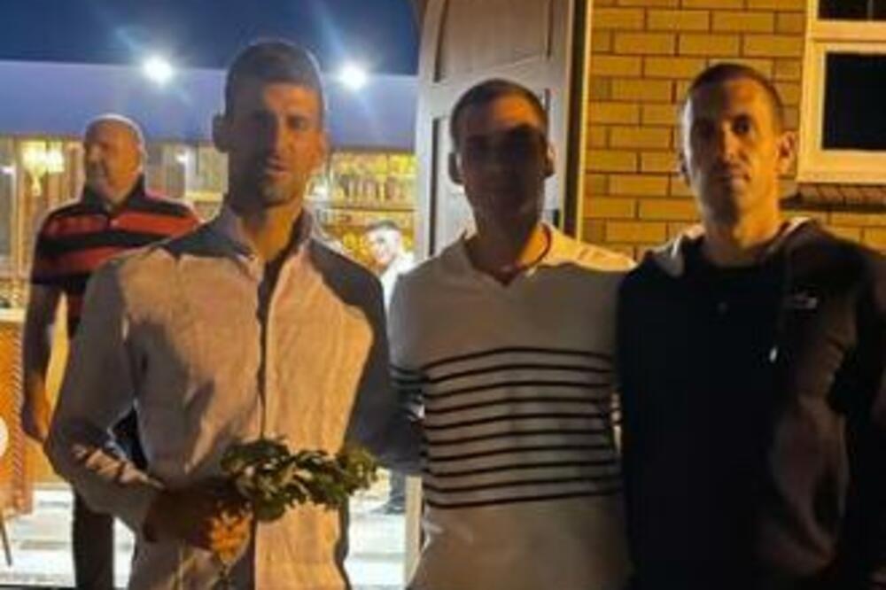 NOVAČE, CARE - POGLEDAJTE ĐOKOVIĆEVU ČESTITKU NA ĆIRILICI: "Srećan Božić svim pravoslavnim narodima!" (FOTO)