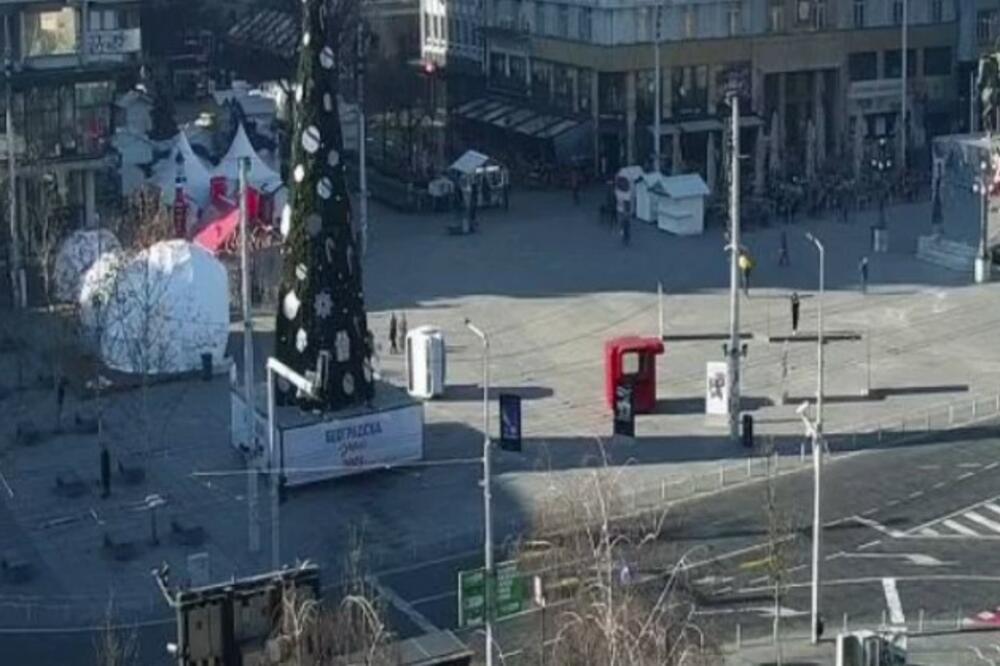 EVO KAKO IZGLEDA BEOGRAD ZA BOŽIĆ: Neverovatni prizori sa ulica glavnog grada (FOTO)