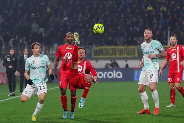 POZNATI ITALIJANSKI FUDBALER IDE U ZATVOR NA PET GODINA! Sarađivao sa Kamorom (FOTO)