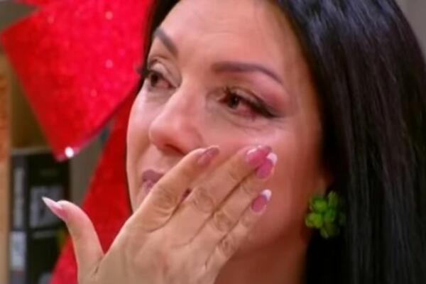 SRPSKA PEVAČICA PROGOVORILA O PAKLU KROZ KOJI JE PROŠLA: Uhvatila je MUŽA sa LJUBAVNICOM, a onda se DESILO OVO...