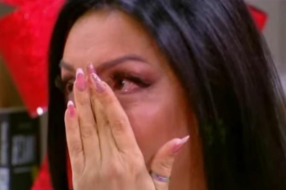 PEVAČICA LILA SUZE U EMSIJI ZBOG VODITELJKE! Nakon OVOGA nije mogla da dođe do reči: "Ja delujem kao jaka žena..."