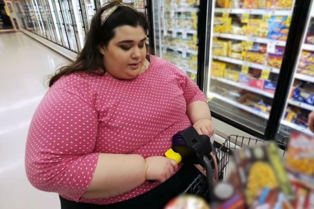 IMALA JE 376 KG, NIJE MOGLA SAMA NI DA SE OKUPA: Koža joj je PUCALA, a onda doživela POTPUNU TRANSFORMACIJU! (FOTO)