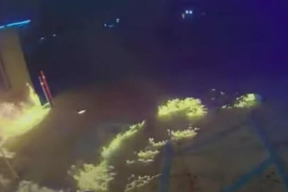 PODMETANJE POŽARA KRENULO NAOPAKO: Hteli da naprave pakao, pa im se OBILO O GLAVU MOMENTALNO (VIDEO)