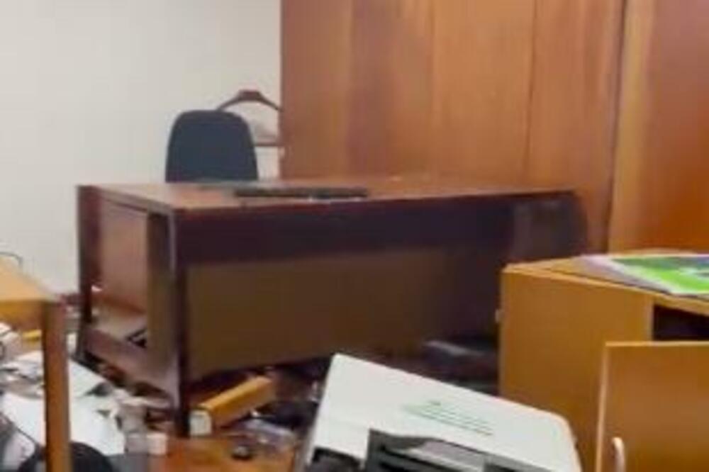VANDALI DEMOLIRALI KANCELARIJU: Objavljen snimak iz Predsedničke palate u Brazilu (VIDEO)