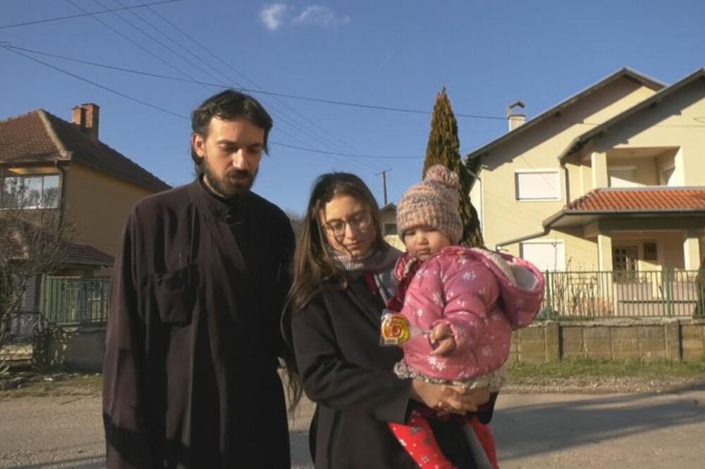 DOLAZILI BEZ PORODA, VRAĆALI SE SA DECOM U NARUČJU: Sveštenik Aleksandar dobio dete nakon molitve u OVOJ SVETINJI!
