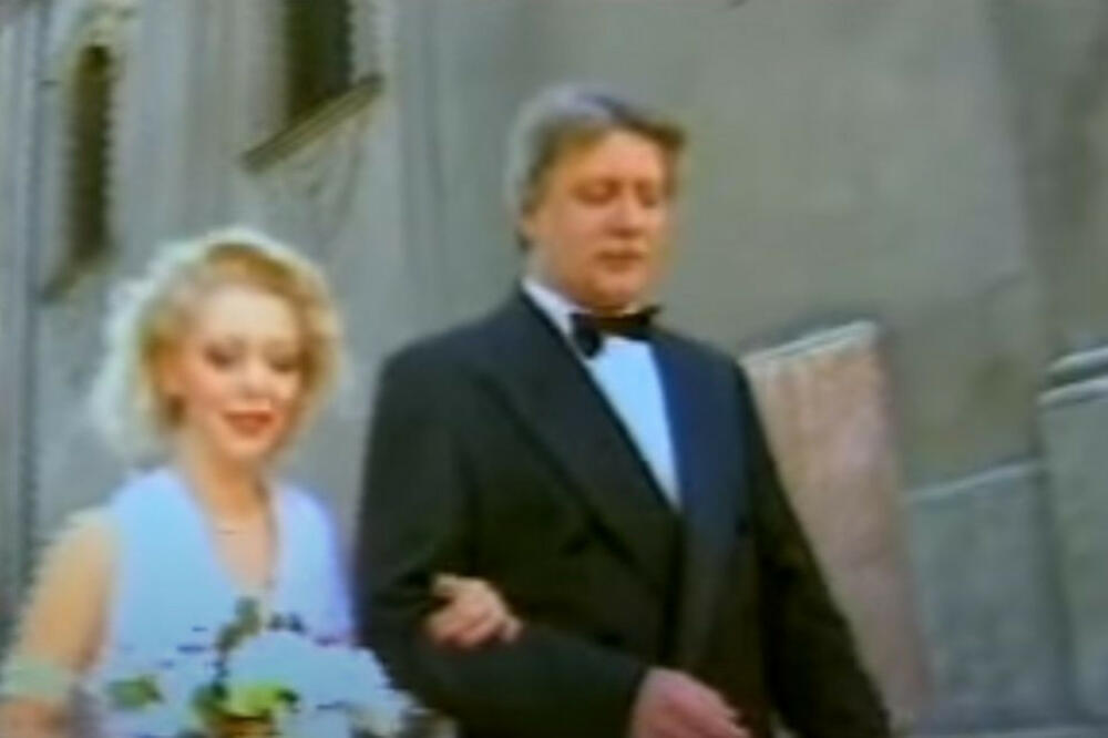 SRPSKI GLUMAC TADA JE ODVEO BIVŠU ŽENU ŽELJKA MITROVIĆA PRED OLTAR: Jedina slika sa svadbe je tu FOTO