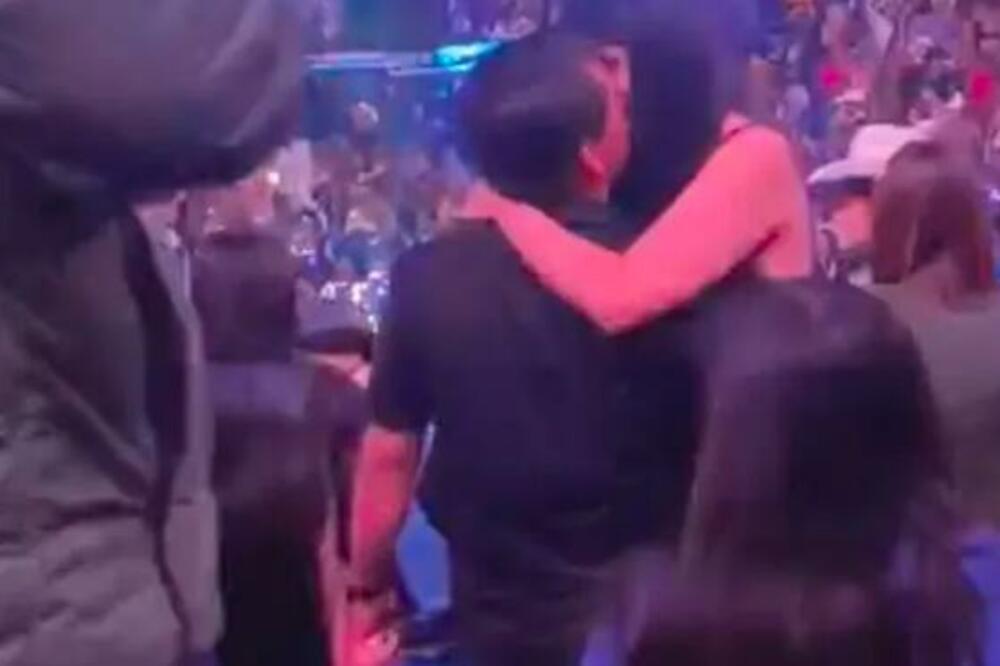 JEDNU LJUBI, A DRUGU MILUJE! Kamere zabeležile nesvakidašnju SCENU, o čemu je ovde REČ? (VIDEO)