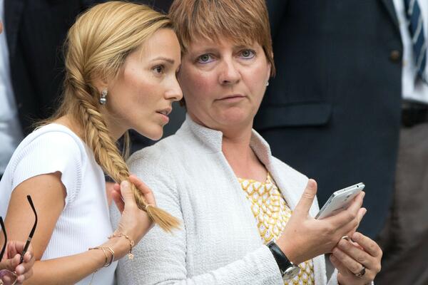 NJENOM GREŠKOM JE IZBAČEN IZ AUSTRALIJE: Sad je Novak nju izbacio iz svog boksa! Ova žena se ne odvaja od Đokovićâ